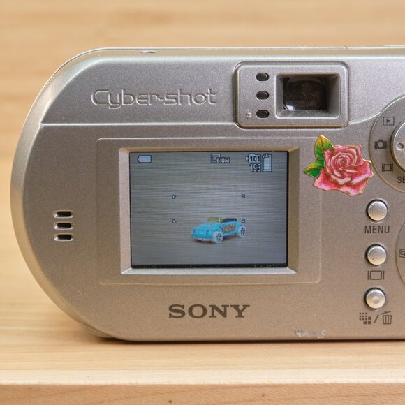Sony Cyber-shot DSC-P92 / 5.0MP Digital Camera / 3x Optical Zoom / Made in Japan - Picture 4 of 9